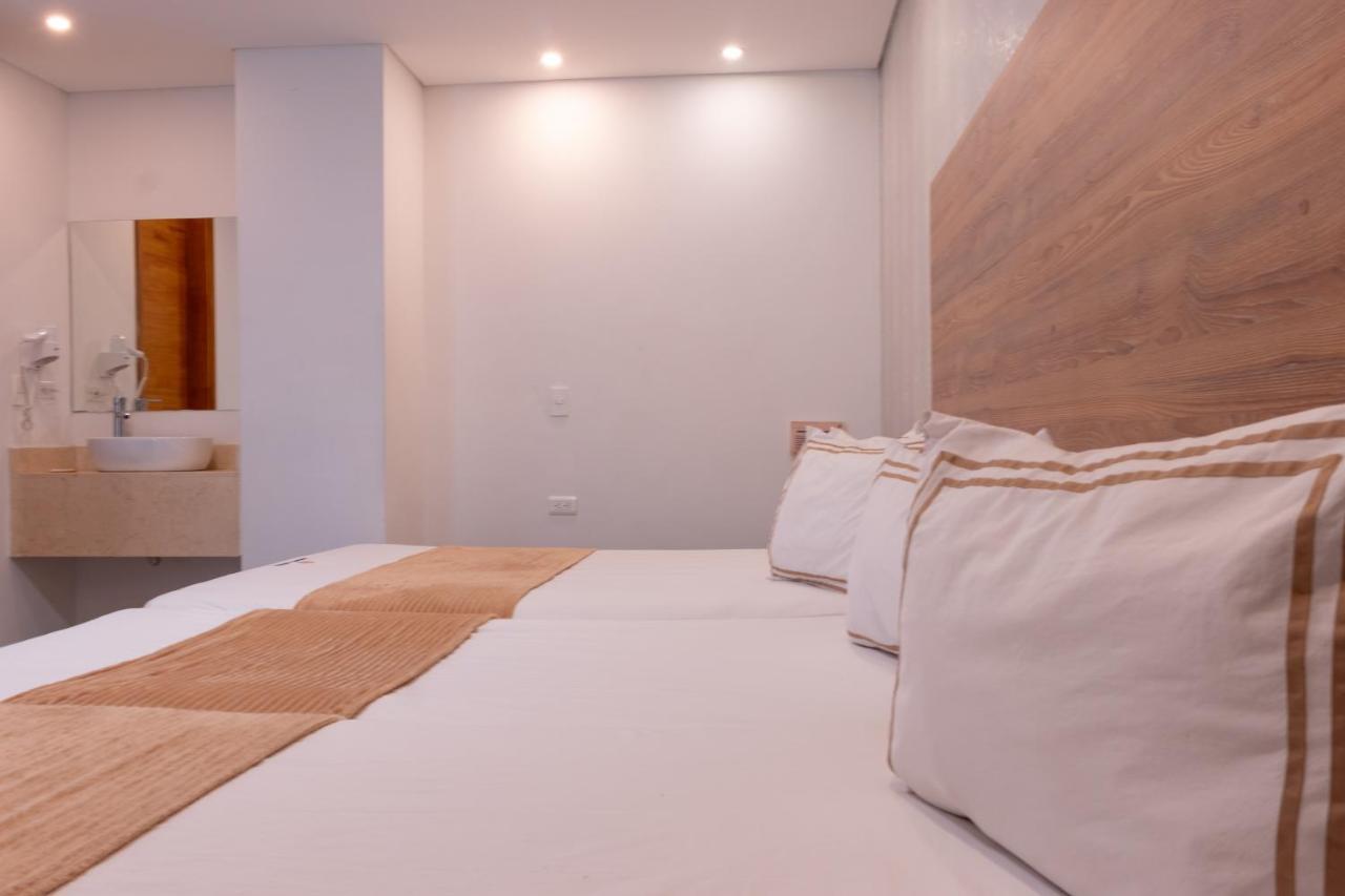 Infinity Hotel Μεντεγίν Εξωτερικό φωτογραφία