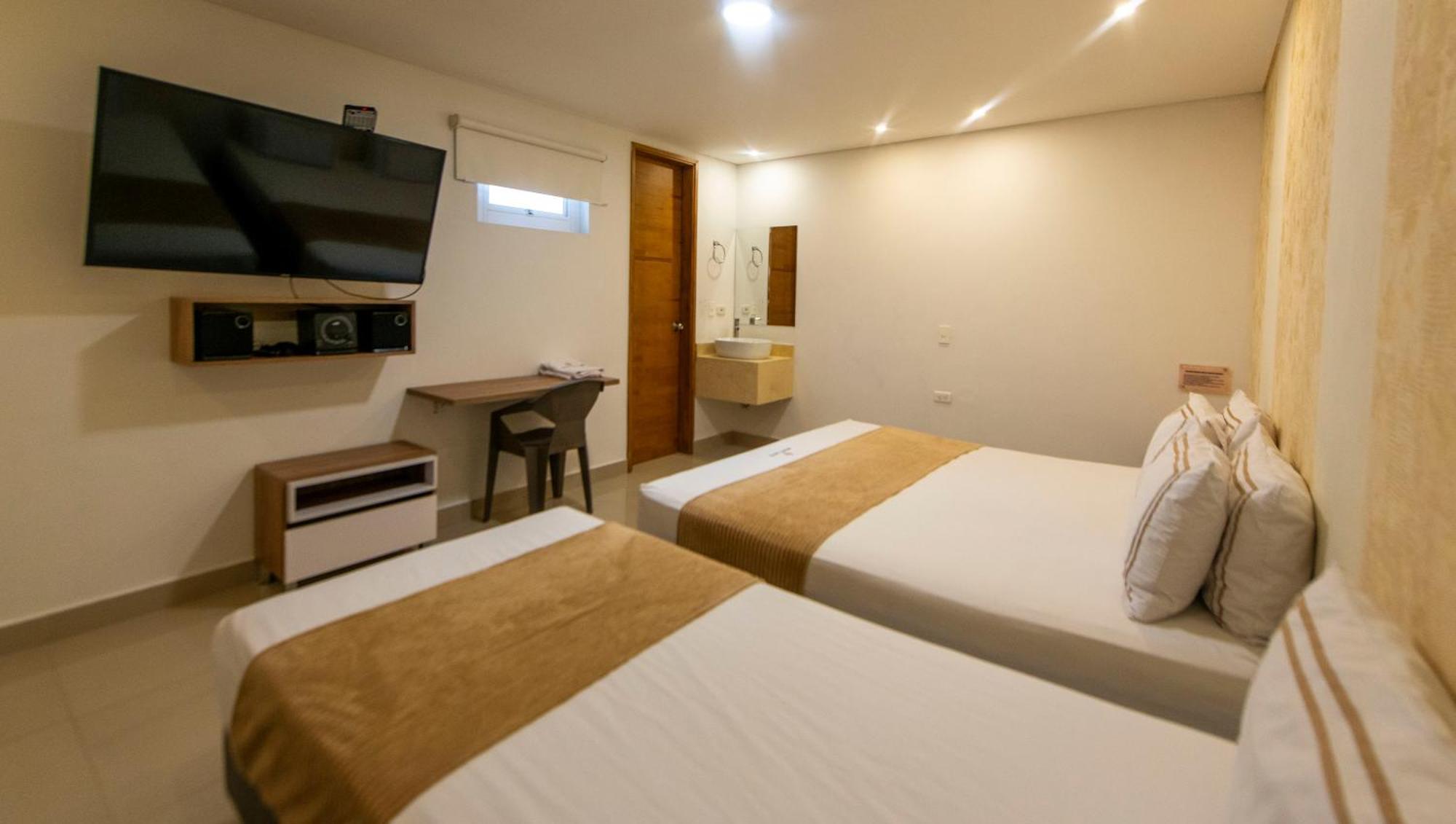 Infinity Hotel Μεντεγίν Εξωτερικό φωτογραφία
