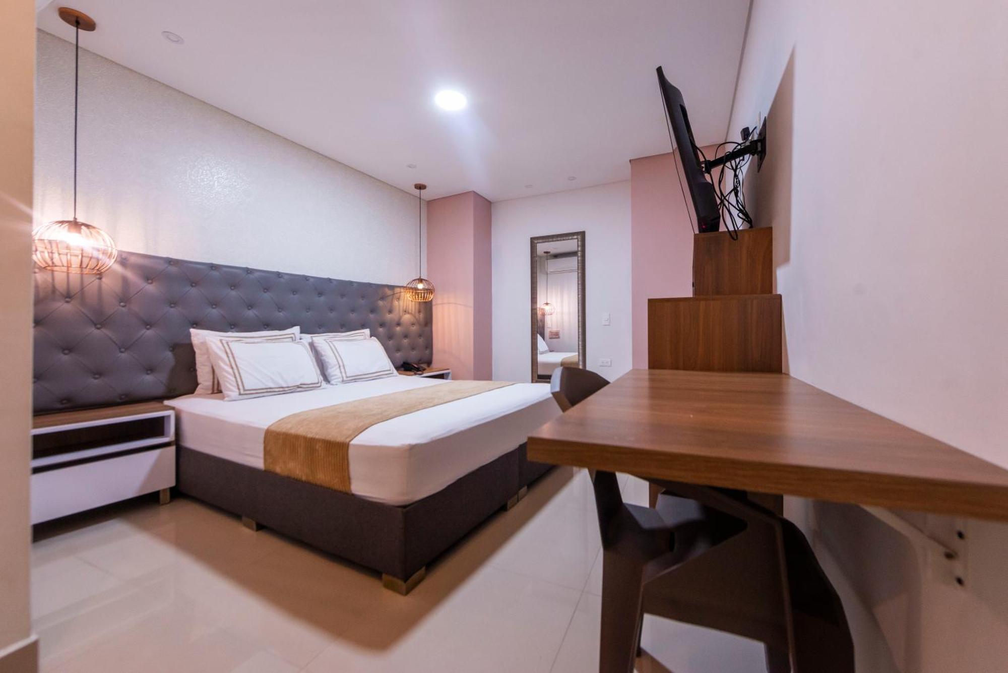 Infinity Hotel Μεντεγίν Εξωτερικό φωτογραφία